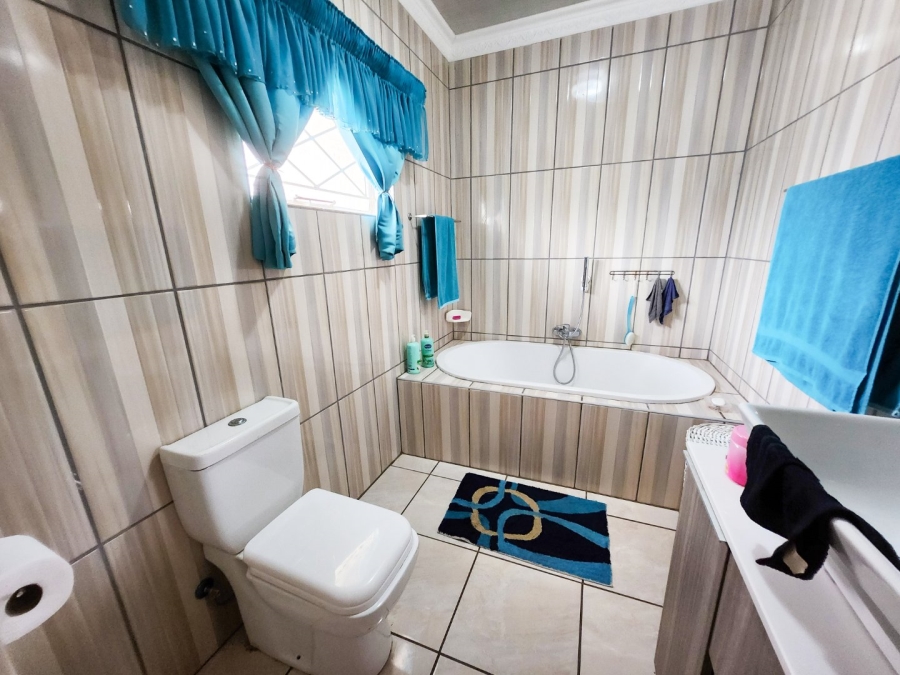 4 Bedroom Property for Sale in Stilfontein Ext 4 North West